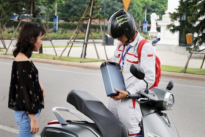 Kiểm tra và thay thế pin xe máy điện