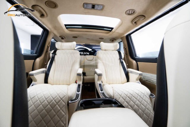 Nội thất xe ô tô được độ ghế Limousine sang trọng