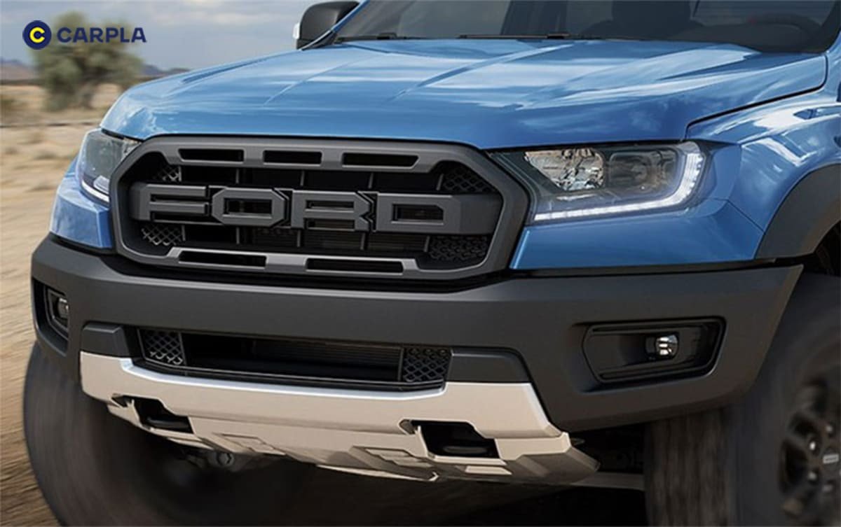Thiết kế đầu xe Ford Raptor 2021 hầm hố với lưới tản nhiệt FORD