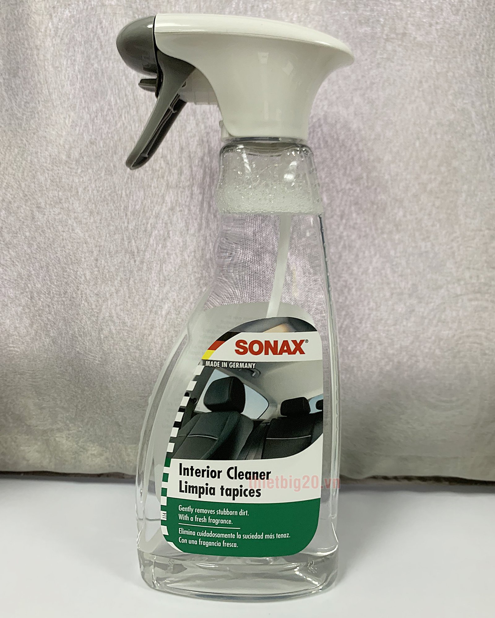 Chai xịt vệ sinh nội thất xe ô tô Sonax Interior Cleaner