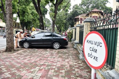 Đỗ Xe Ô Tô Sai Quy Định: Phạt Bao Nhiêu Và Các Lỗi Thường Gặp