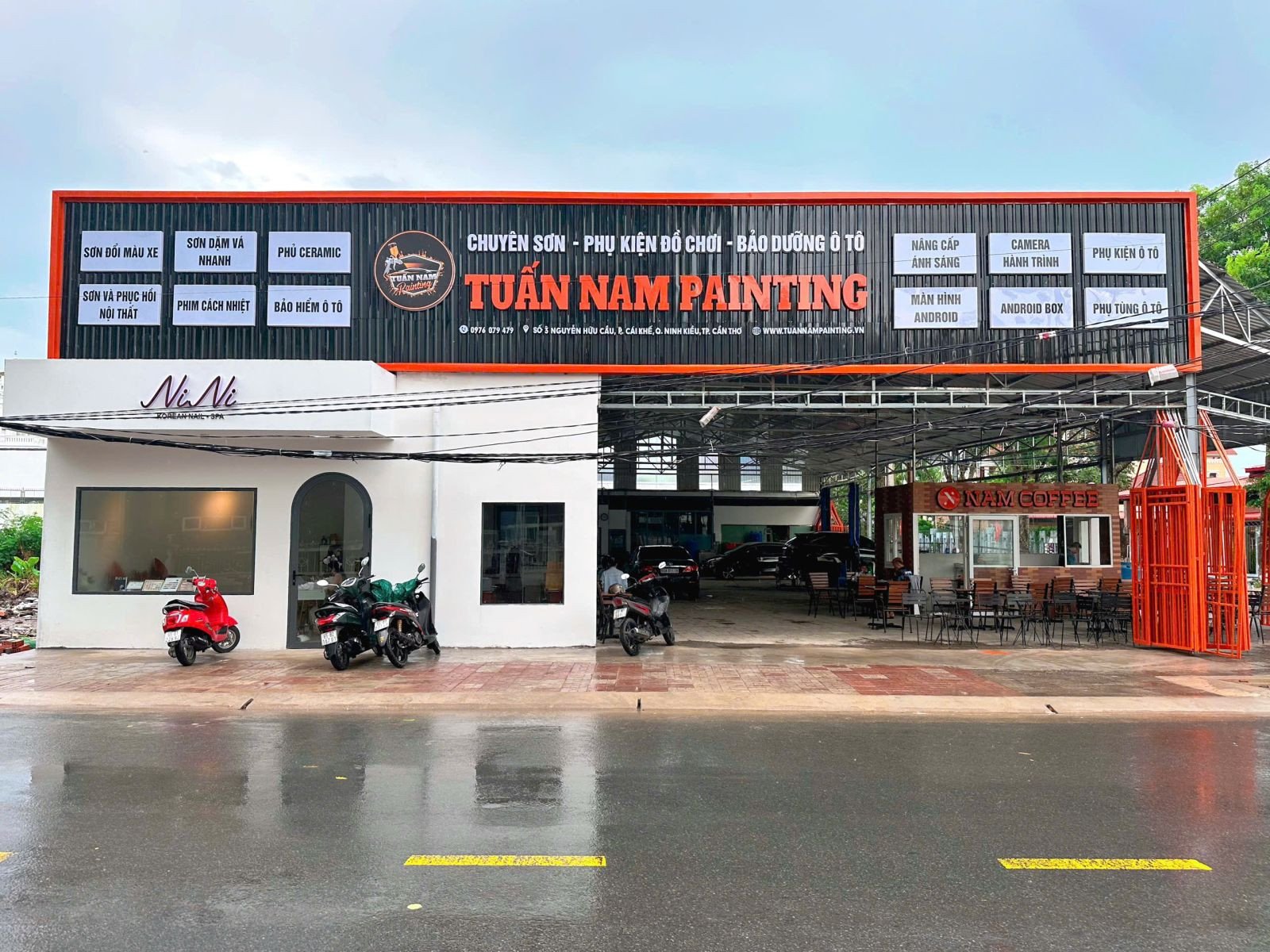 Học viên thực hành sơn xe ô tô tại lớp dạy sơn xe ô tô Cần Thơ