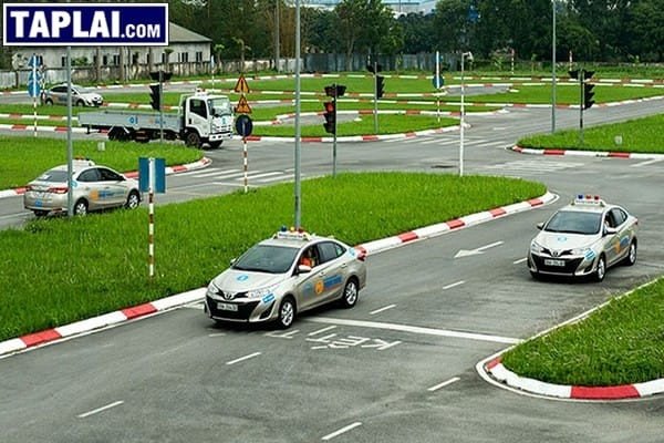 Tiêu chí đánh giá trung tâm học lái ô tô tại Hà Nội rẻ uy tín