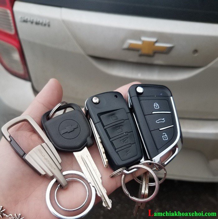 Sửa điều khiển từ xa xe ô tô bị hỏng