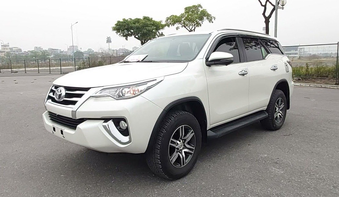 Thuê Xe Ô Tô 7 Chỗ: Hướng Dẫn Chi Tiết và Bảng Giá Cập Nhật