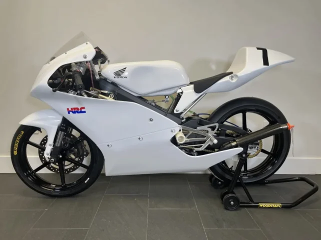 Aprilia RS 125 2025: Chi Tiết, Giá, Đánh Giá & Tin Tức Mới Nhất Aprilia RS 125 2025 sẵn sàng trên đường phố