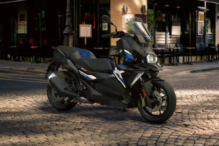 BMW C400X 2021 trên đường phố