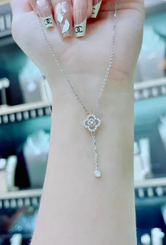 Các mẫu trang sức vàng Ý 750 đẹp và dễ phối đồ
