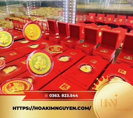 Cận cảnh trang sức vàng 9999 tinh xảo