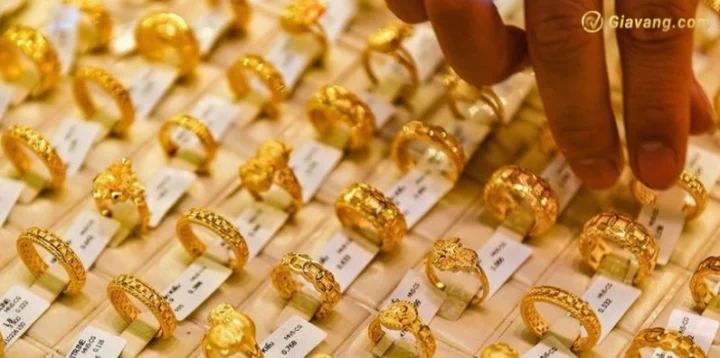 Cửa hàng tiệm vàng Kim Tôn với nhiều loại trang sức vàng đẹp mắt