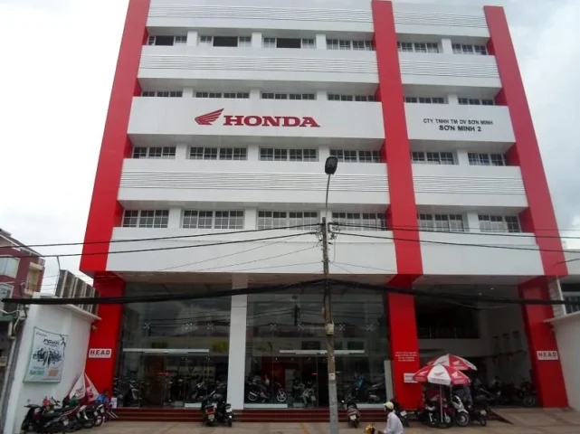 Cửa tự động tại Head Honda
