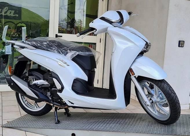 SH 350i Bao Nhiêu CC? Đánh Giá Chi Tiết & So Sánh 2026 Honda SH 350i phiên bản mới