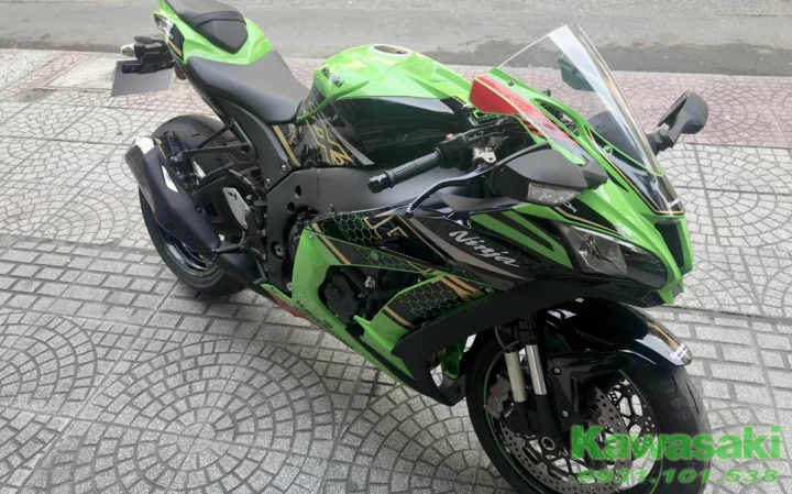 Kawasaki ZX-10R phiên bản màu đen mạnh mẽ