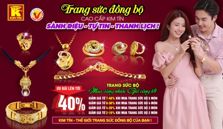 Khách hàng giao dịch vàng tại cửa hàng Kim Tín