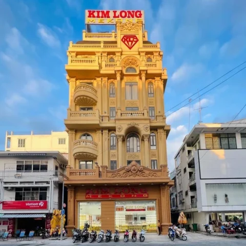 Không gian sang trọng tại tiệm vàng Kim Long
