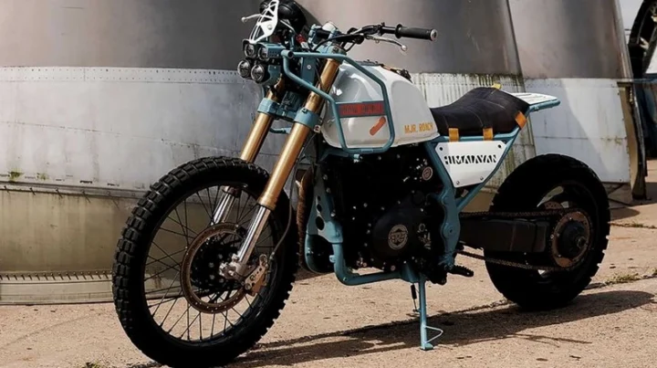 Xe Máy Leo Núi 2026: Khám Phá Giới Hạn Địa Hình Một chiếc Royal Enfield với thiết kế cổ điển cho phượt địa hình