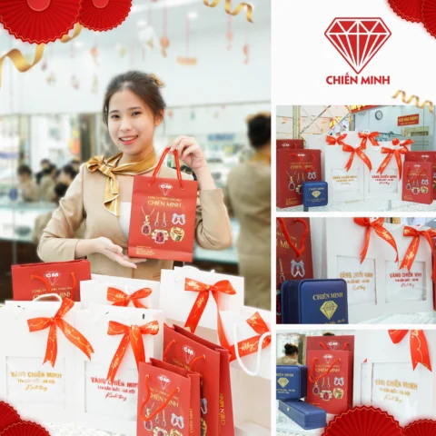 Người phụ nữ đeo trang sức vàng