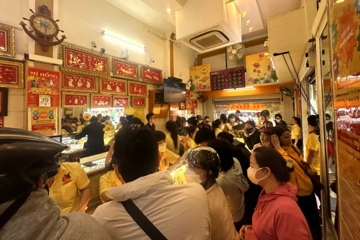 Nhẫn cưới vàng tại Mi Hồng Tiệm Vàng