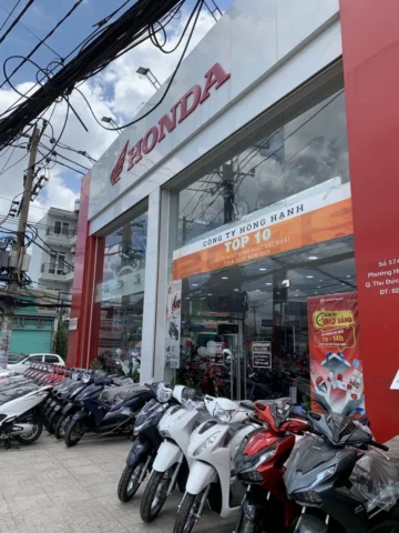 Nhân viên tư vấn tại đại lý Honda