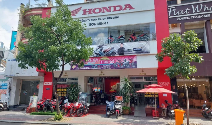 Nhân viên tư vấn tại HEAD Honda
