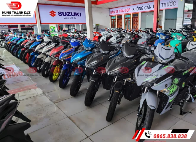 Nhân viên tư vấn xe máy