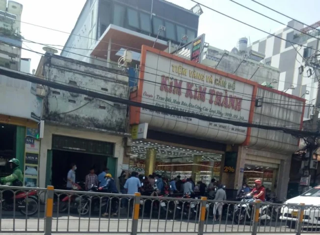 Tiệm vàng Kim Kim Thành trưng bày sản phẩm