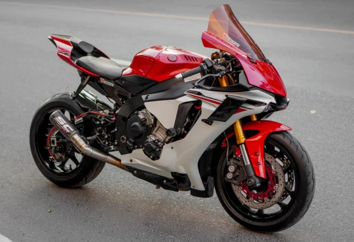 Yamaha R1 phiên bản cao cấp