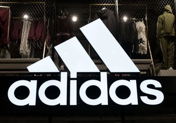 Adidas của nước nào? Hé lộ lịch sử thương hiệu thể thao toàn cầu Các mẫu giày Adidas đa dạng cho nhiều môn thể thao