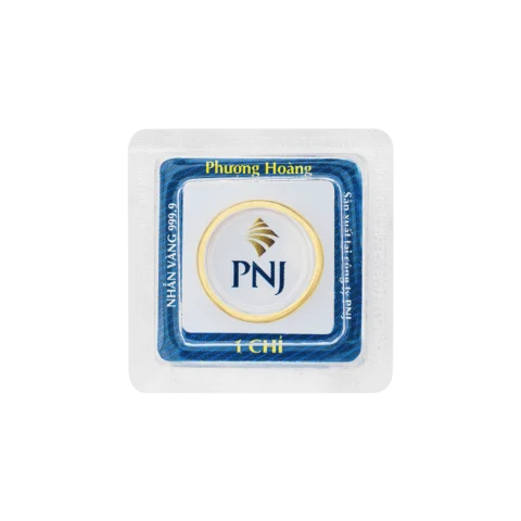 Cận cảnh một chiếc nhẫn vàng 9999 PNJ
