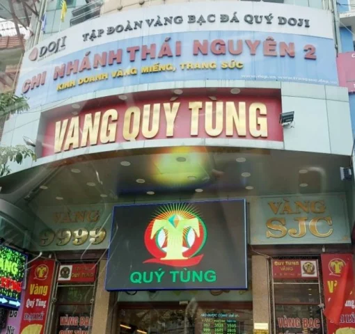 Cận cảnh vàng nhẫn tại cửa hàng Quý Tùng