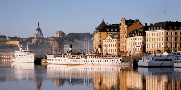 Sweden Là Nước Nào? Khám Phá Trái Tim Bắc Âu Hiện Đại (2026) Cảnh quan hiện đại và thân thiện môi trường của Thụy Điển
