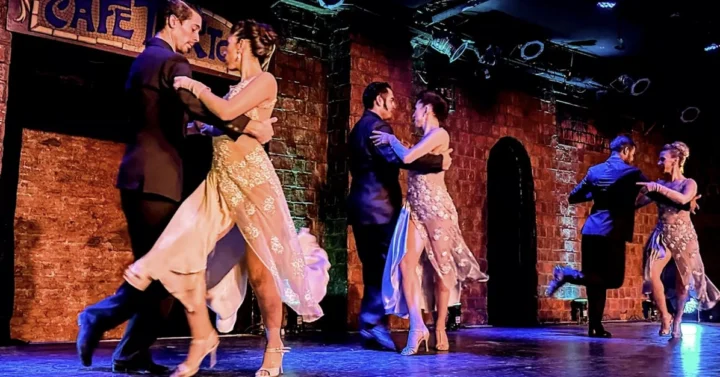 Cảnh đường phố Buenos Aires với âm hưởng tango