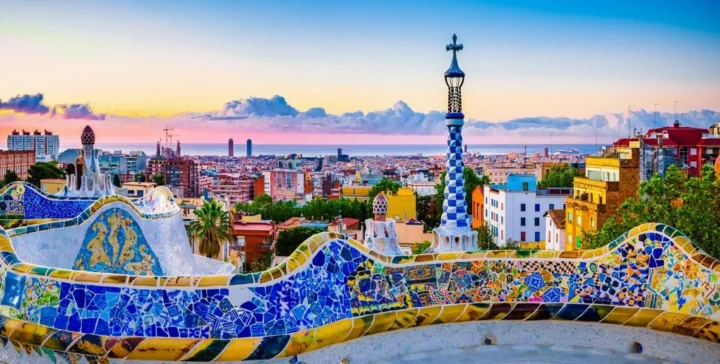 Barcelona Thuộc Nước Nào? Khám Phá Thủ Phủ Catalonia 2026 Công trình kiến trúc Sagrada Familia biểu tượng của Barcelona