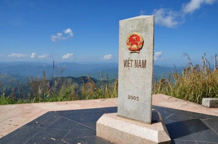 Điểm Cực Tây Nước Ta Thuộc Tỉnh Nào? Khám Phá Mốc Giới Vô Giá Cột mốc ngã ba biên giới Việt Nam - Lào - Trung Quốc