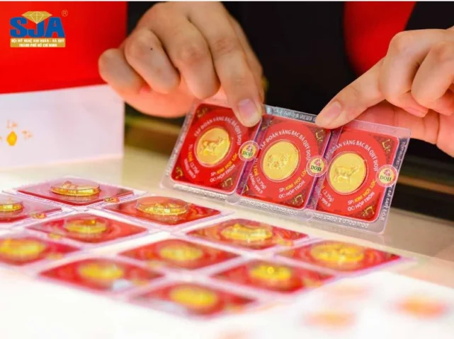 Cửa hàng trang sức vàng 18k