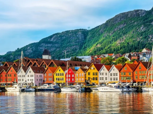 Norway Là Nước Nào? Khám Phá Xứ Sở Của Những Fiords Huyền Bí Hiện tượng Bắc Cực Quang ở Na Uy