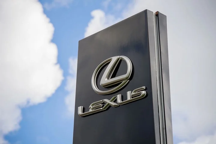 Hình ảnh Lexus LS 400 thế hệ đầu tiên