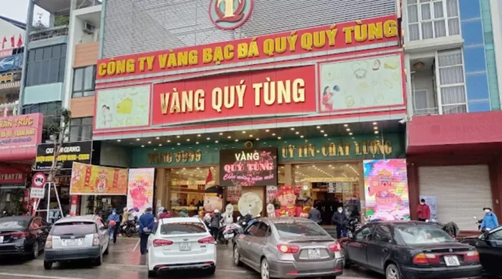 Không gian sang trọng và hiện đại của Tiệm Vàng Quý Tùng