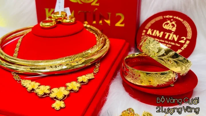 Kiểm tra chất lượng vàng 2 cây