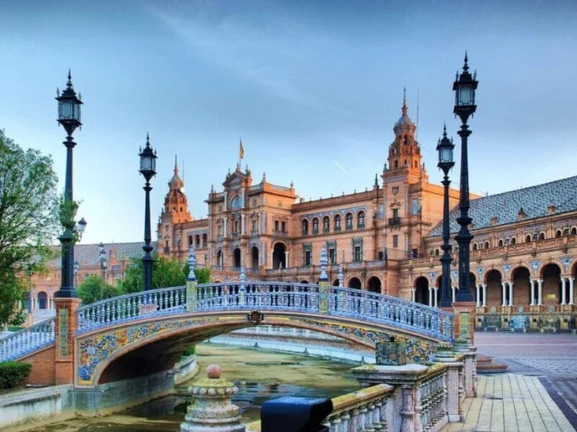 Kiến trúc Gaudi ở Barcelona
