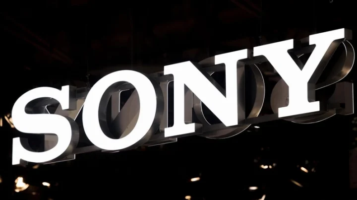 Sony của nước nào? Hé lộ sự thật về tập đoàn công nghệ Nhật Bản Logo Sony trên nền công nghệ