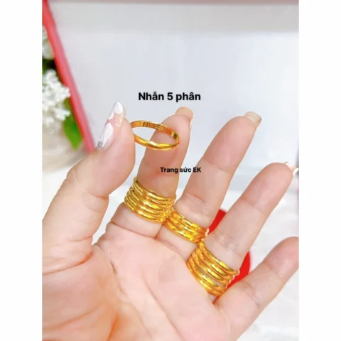 Mẫu nhẫn 5 phân đính kim cương lấp lánh
