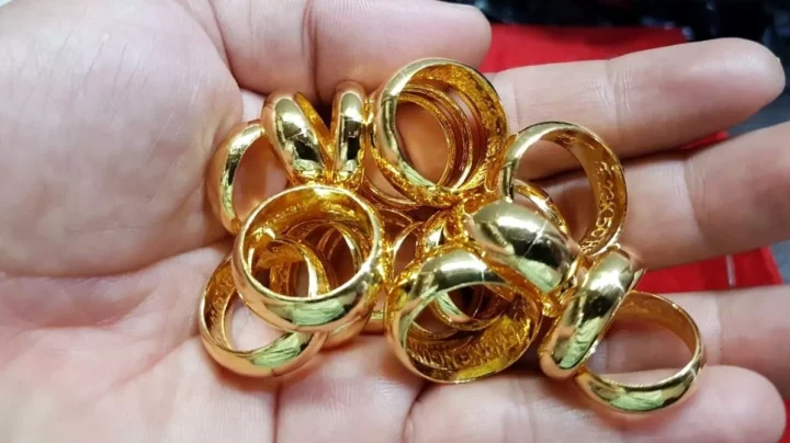 Nhẫn vàng 9999 kiểu dáng sang trọng
