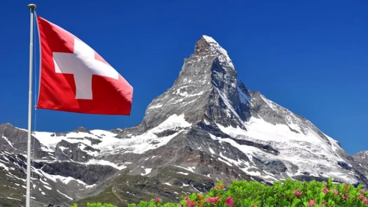 Switzerland hay còn gọi là Thụy Sĩ