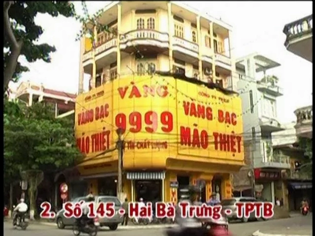 Tiệm vàng Mão Thiệt trưng bày sản phẩm