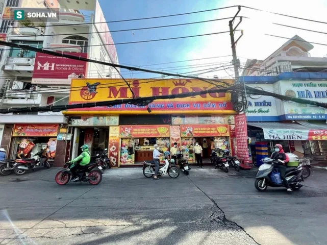 Trang sức vàng lấp lánh tại Tiệm Vàng Kim Phát Bà Chiểu