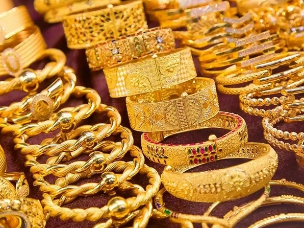 Vàng Tây 610: Định Nghĩa, Đặc Điểm và Giá Trị Cập Nhật 2026 Vàng tây 610 - Lựa chọn trang sức thông minh